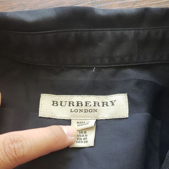 Burberry Black Novacheck Chic Feminine Edgy Trendy Button Down Shirt Size 6 - Picture 2 of 7